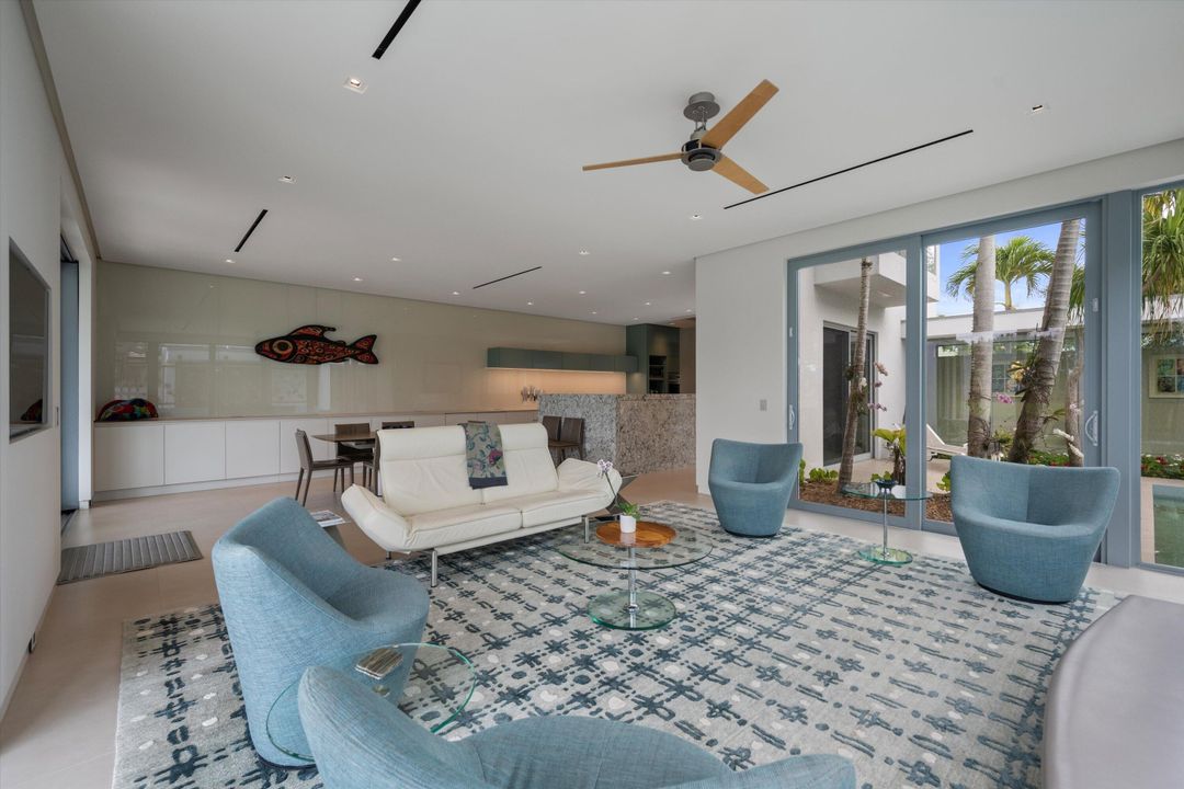 For Sale: $3,495,000 (4 beds, 4 baths, 3427 Square Feet)