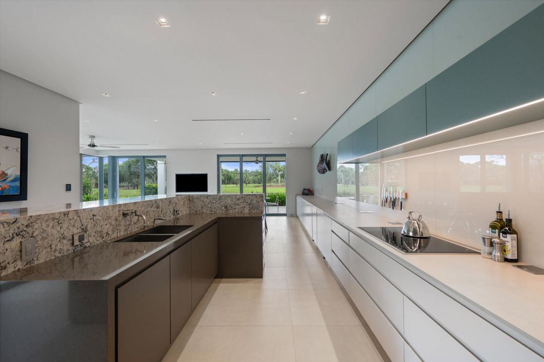 For Sale: $3,495,000 (4 beds, 4 baths, 3427 Square Feet)