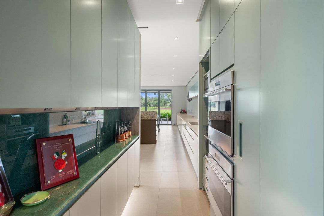 For Sale: $3,495,000 (4 beds, 4 baths, 3427 Square Feet)