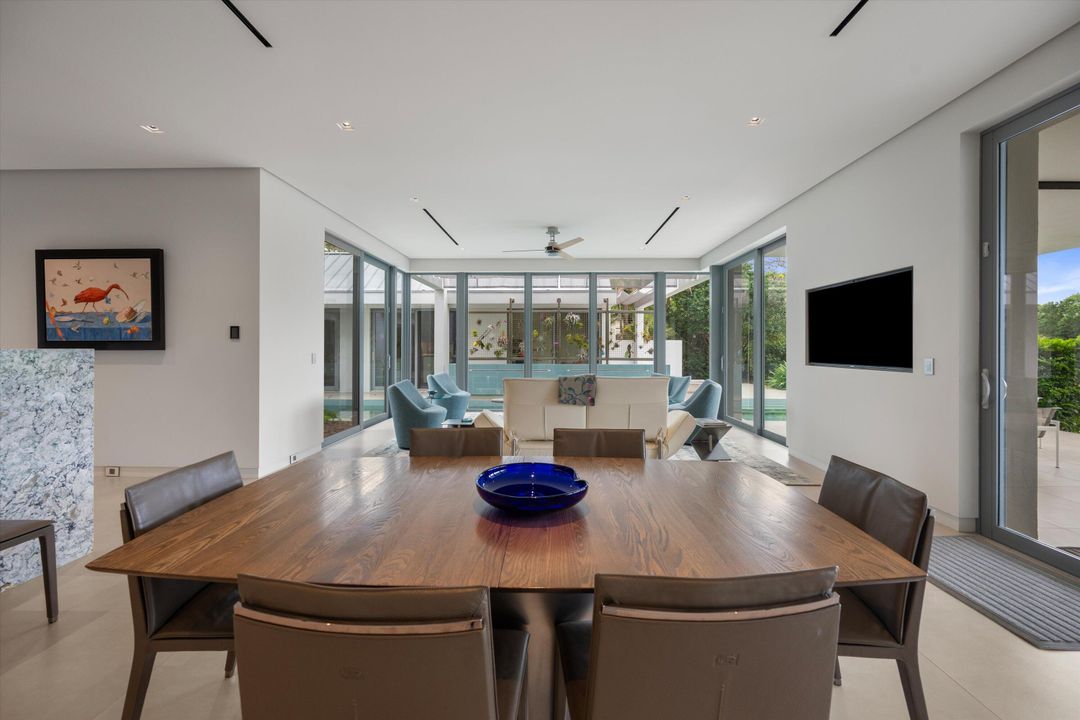 For Sale: $3,495,000 (4 beds, 4 baths, 3427 Square Feet)