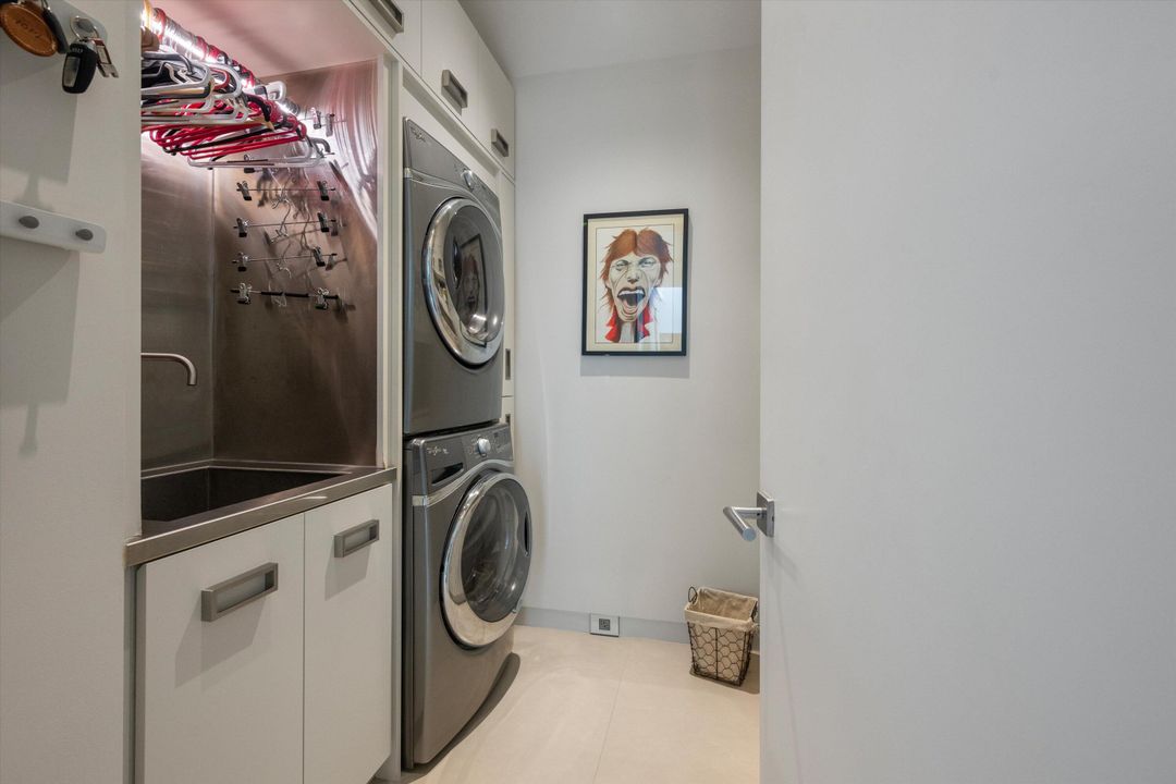 For Sale: $3,495,000 (4 beds, 4 baths, 3427 Square Feet)