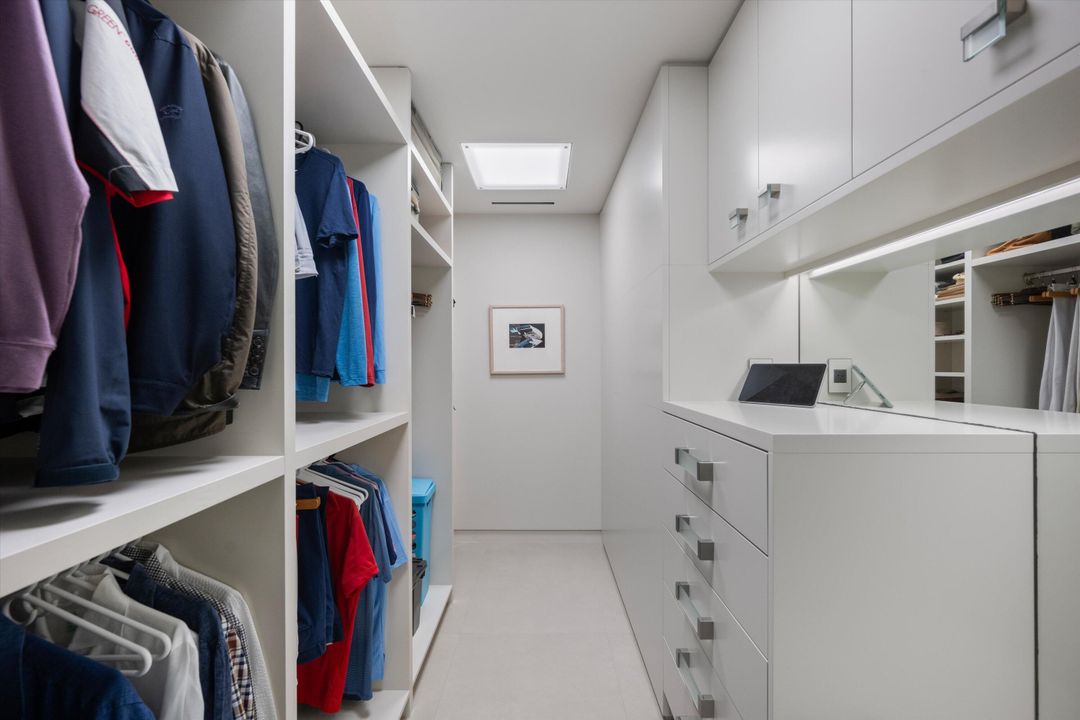 For Sale: $3,495,000 (4 beds, 4 baths, 3427 Square Feet)