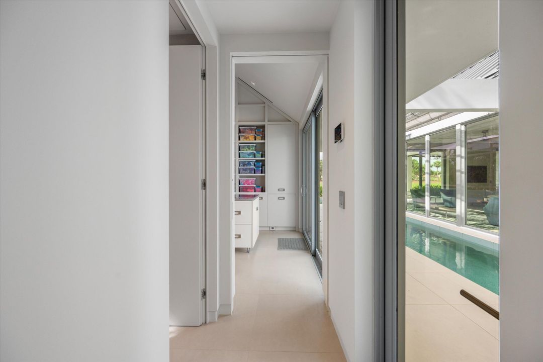 For Sale: $3,495,000 (4 beds, 4 baths, 3427 Square Feet)