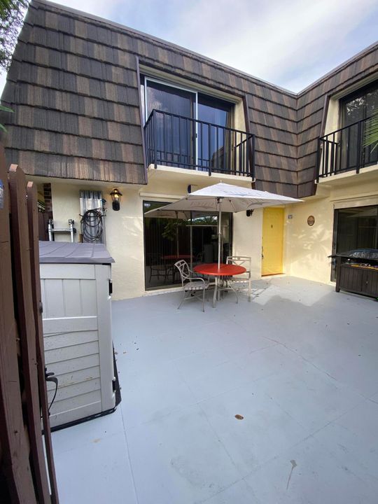 En Venta: $285,000 (2 camas, 2 baños, 1236 Pies cuadrados)