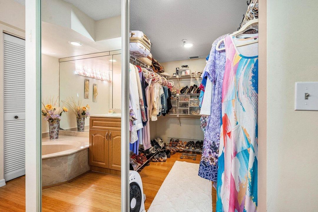 For Rent: $5,200 (2 beds, 2 baths, 1521 Square Feet)