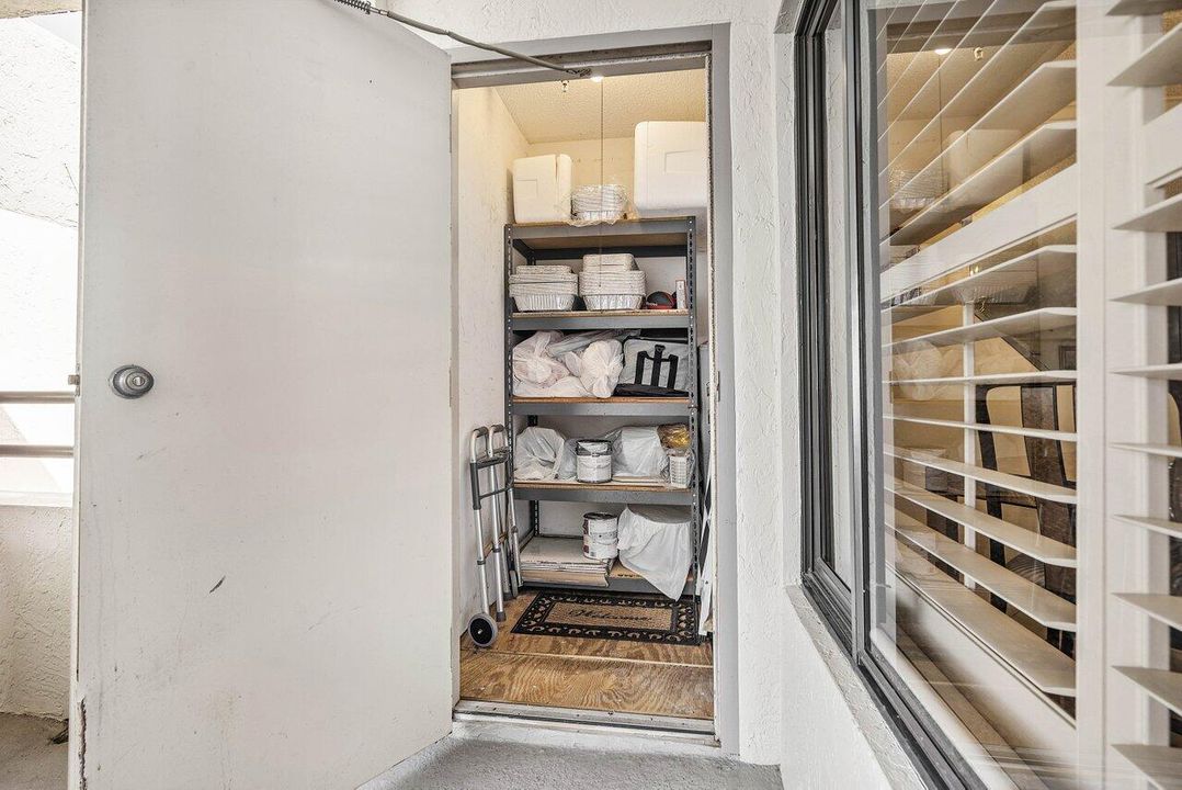 For Rent: $5,200 (2 beds, 2 baths, 1521 Square Feet)