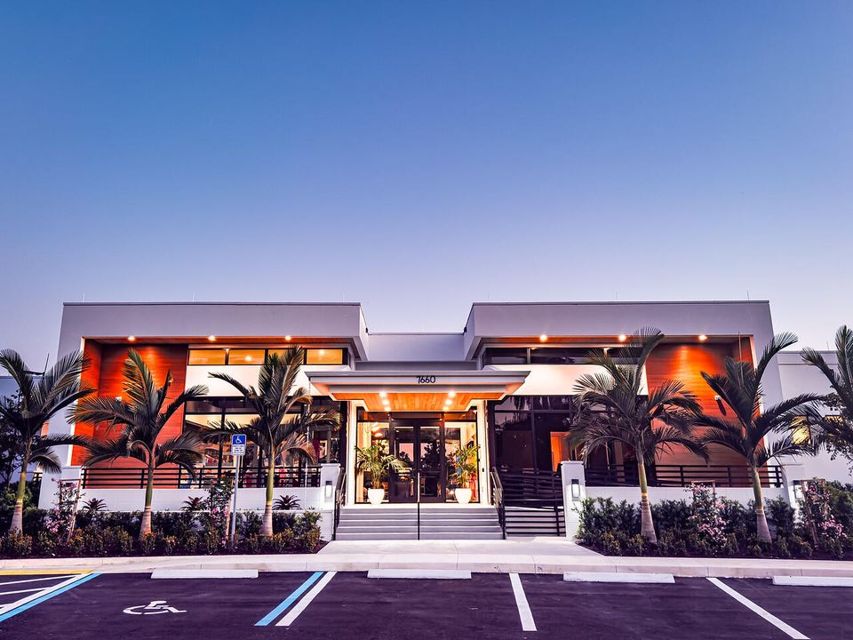 For Rent: $5,200 (2 beds, 2 baths, 1521 Square Feet)