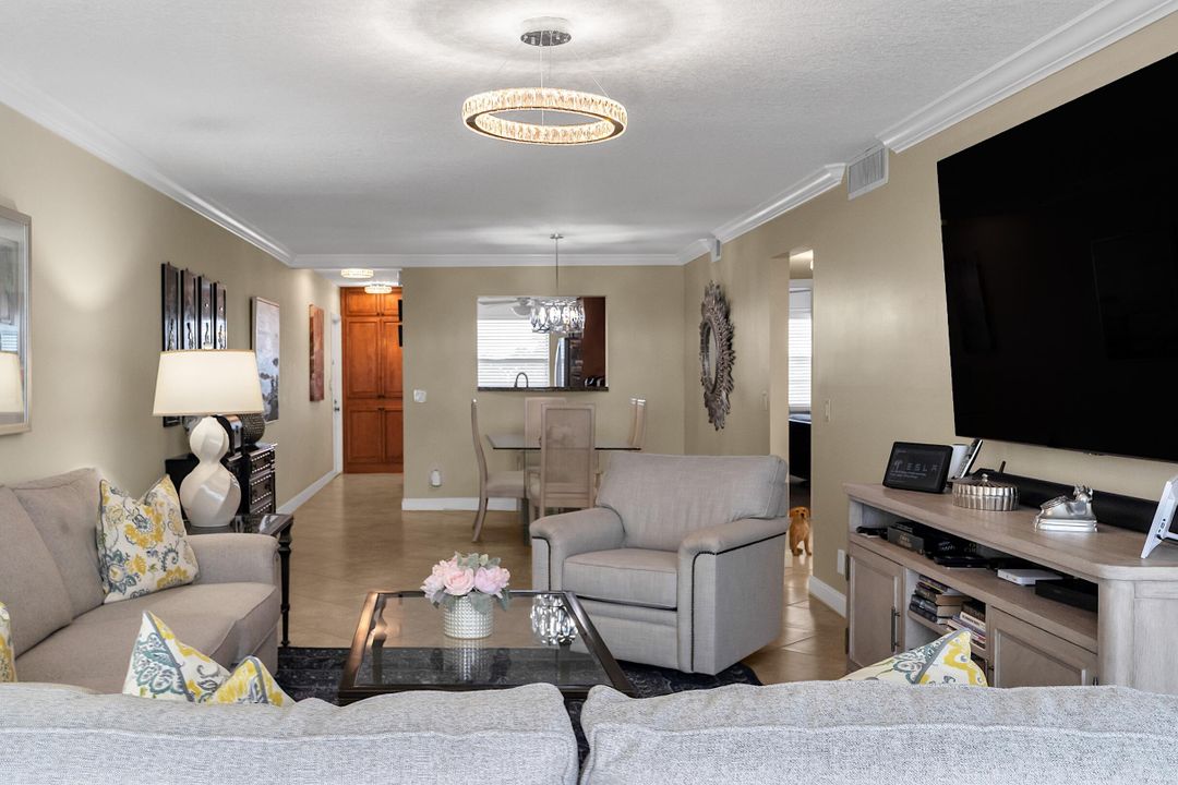 Activo con contrato: $245,000 (2 camas, 2 baños, 1185 Pies cuadrados)