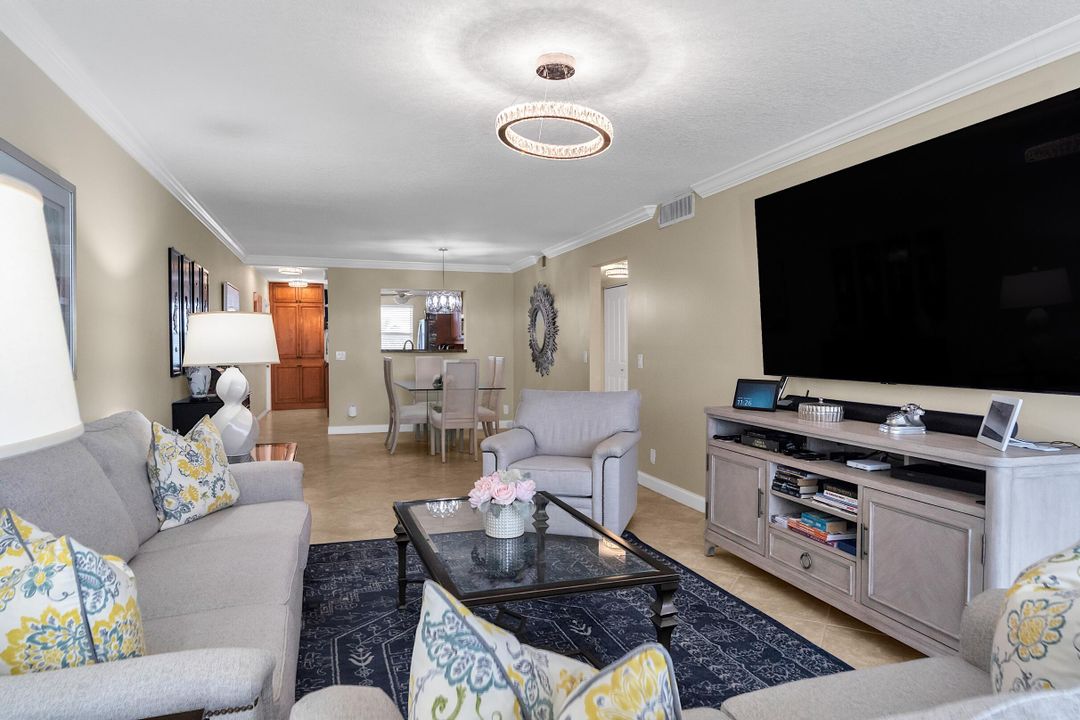 Activo con contrato: $245,000 (2 camas, 2 baños, 1185 Pies cuadrados)