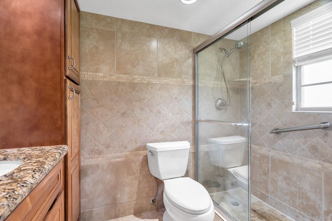 Activo con contrato: $245,000 (2 camas, 2 baños, 1185 Pies cuadrados)