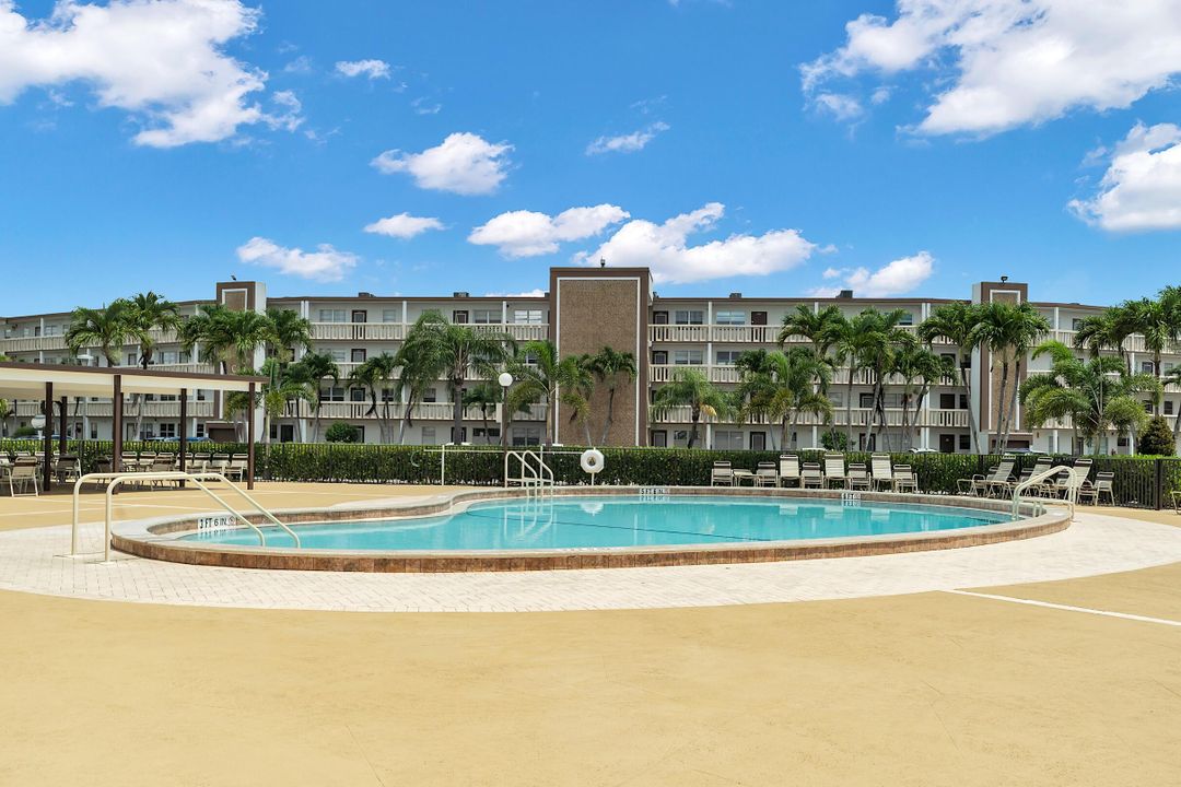 Activo con contrato: $245,000 (2 camas, 2 baños, 1185 Pies cuadrados)