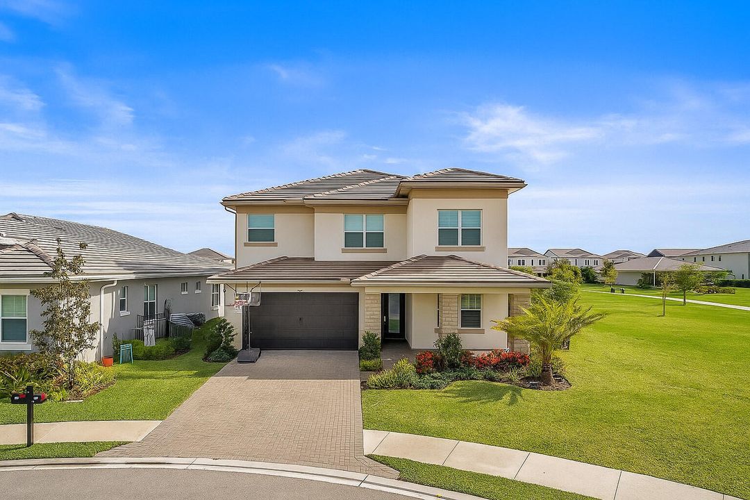 For Sale: $1,100,000 (4 beds, 4 baths, 3024 Square Feet)