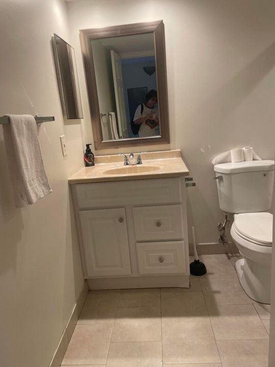 For Rent: $1,750 (2 beds, 2 baths, 910 Square Feet)