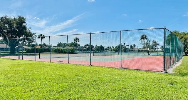 For Sale: $465,000 (3 beds, 2 baths, 1884 Square Feet)