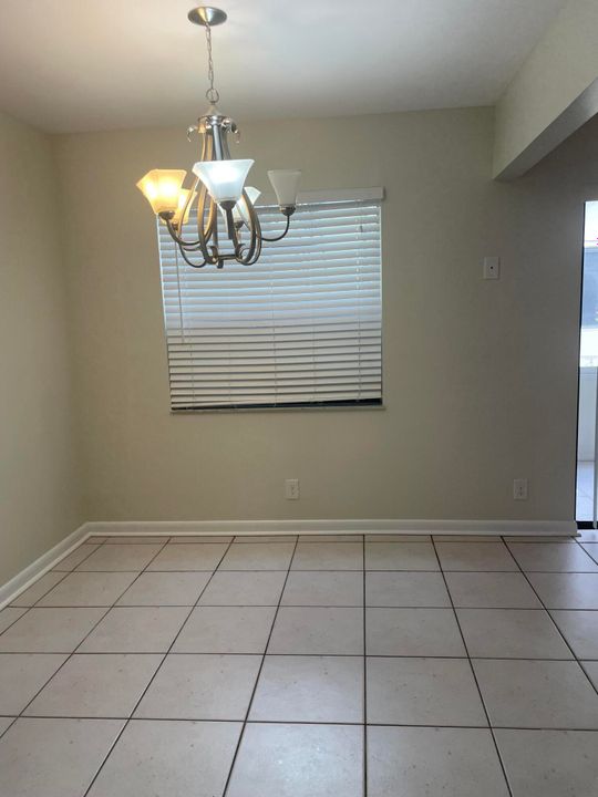 For Rent: $1,750 (2 beds, 2 baths, 910 Square Feet)