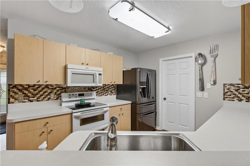 На продажу: $169,000 (2 спален, 2 ванн, 1319 Квадратных фут)