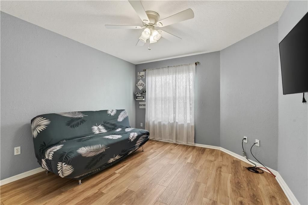 На продажу: $169,000 (2 спален, 2 ванн, 1319 Квадратных фут)