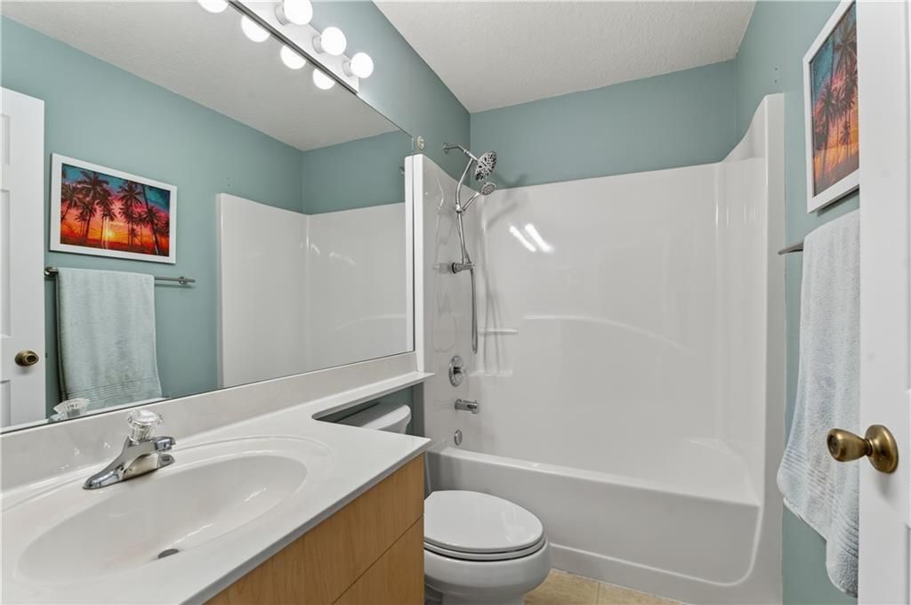 На продажу: $169,000 (2 спален, 2 ванн, 1319 Квадратных фут)