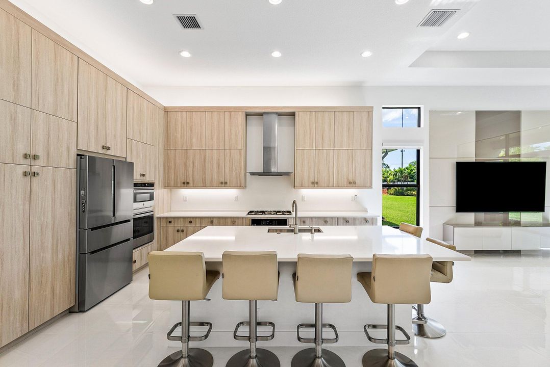 For Rent: $10,000 (3 beds, 3 baths, 2573 Square Feet)