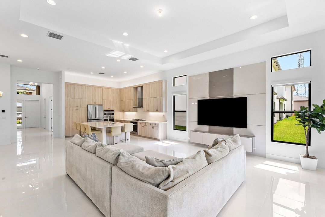 For Rent: $10,000 (3 beds, 3 baths, 2573 Square Feet)