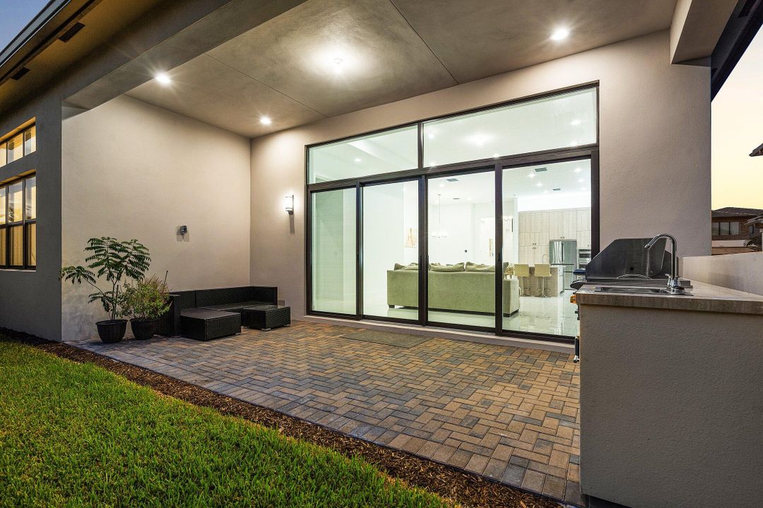 For Rent: $10,000 (3 beds, 3 baths, 2573 Square Feet)