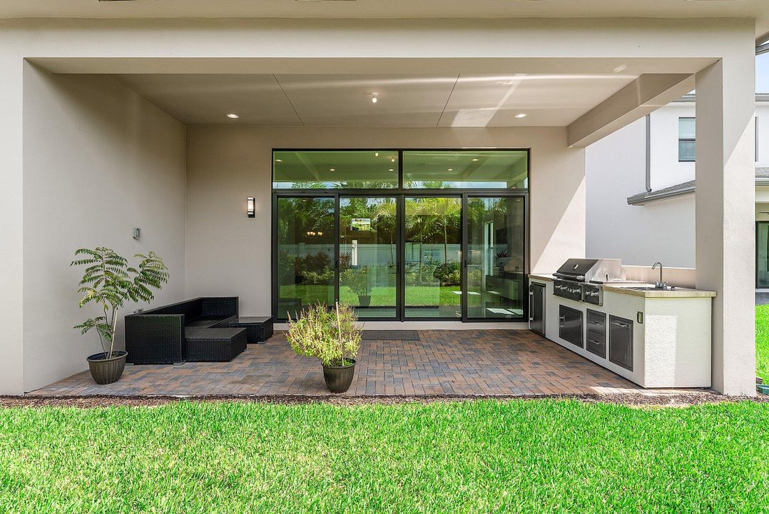 For Rent: $10,000 (3 beds, 3 baths, 2573 Square Feet)