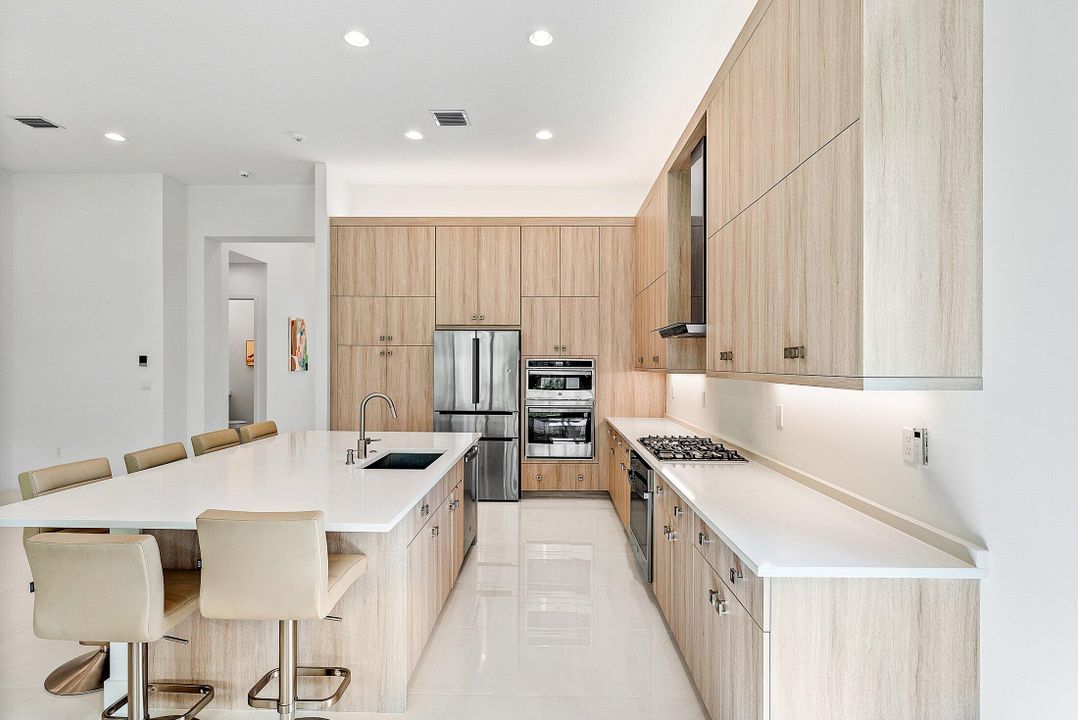 For Rent: $10,000 (3 beds, 3 baths, 2573 Square Feet)