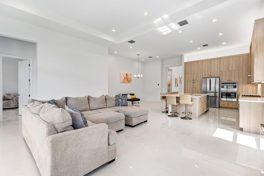 For Rent: $10,000 (3 beds, 3 baths, 2573 Square Feet)