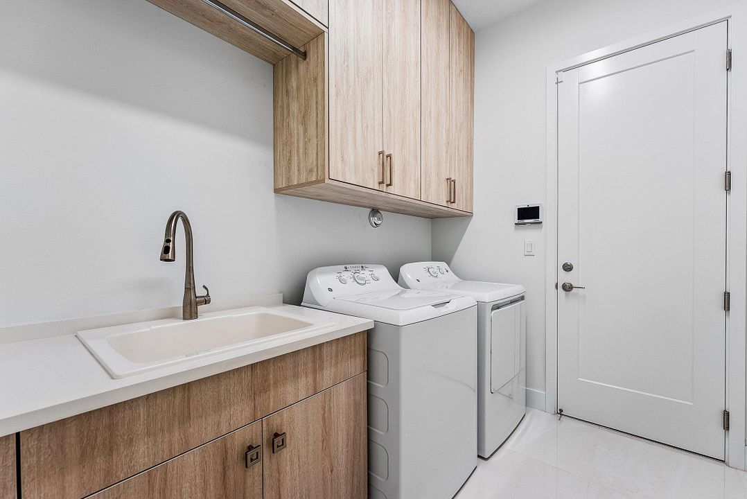 For Rent: $10,000 (3 beds, 3 baths, 2573 Square Feet)