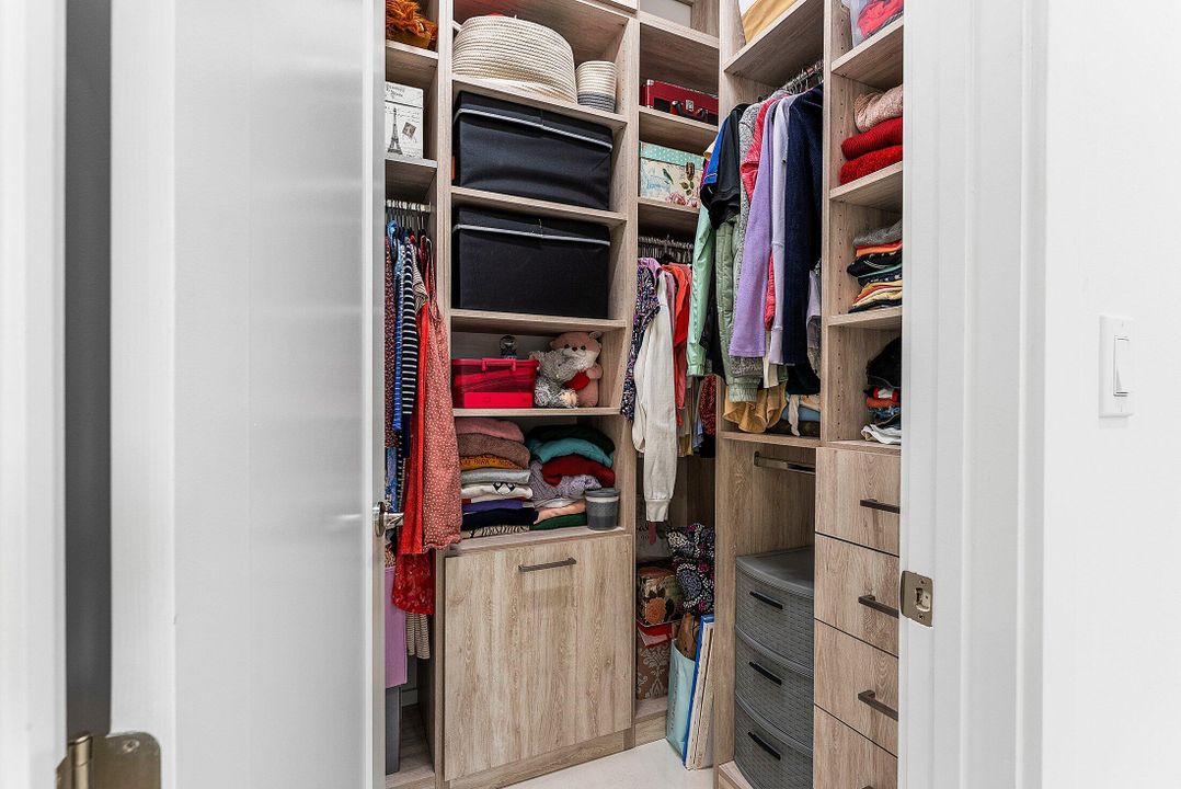 For Rent: $10,000 (3 beds, 3 baths, 2573 Square Feet)