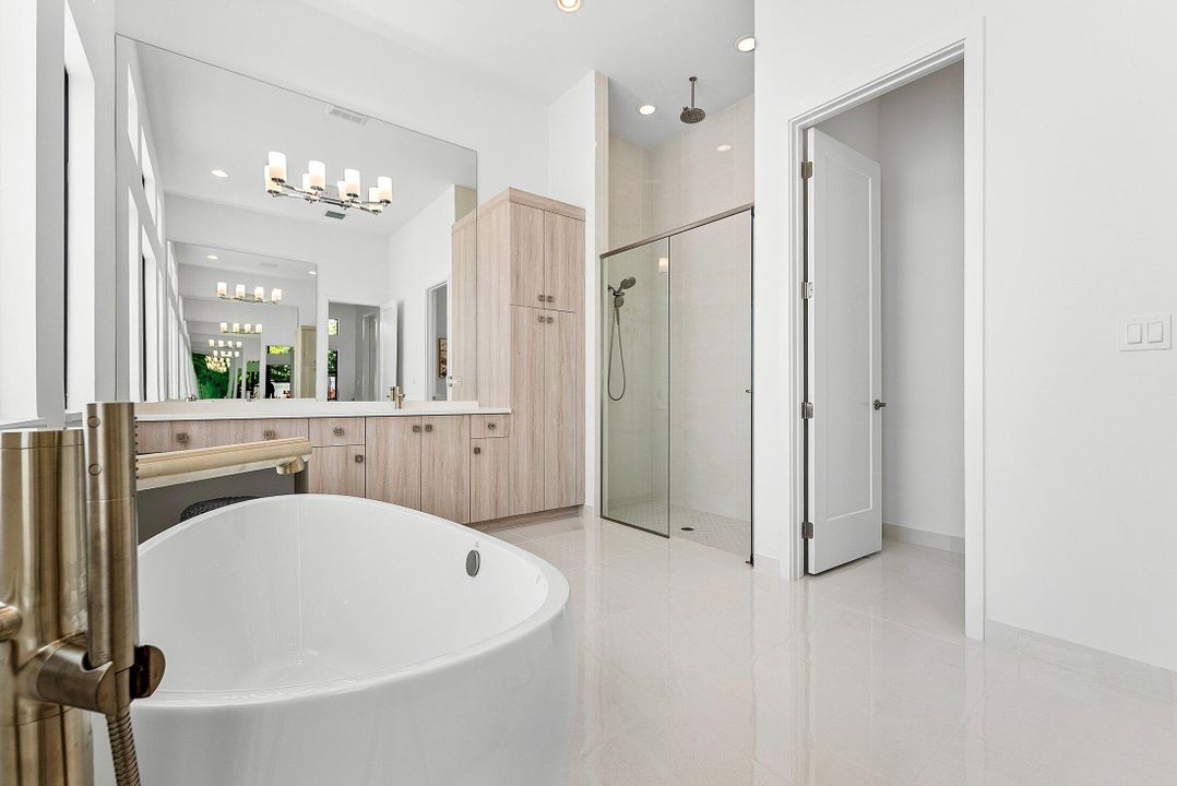 For Rent: $10,000 (3 beds, 3 baths, 2573 Square Feet)