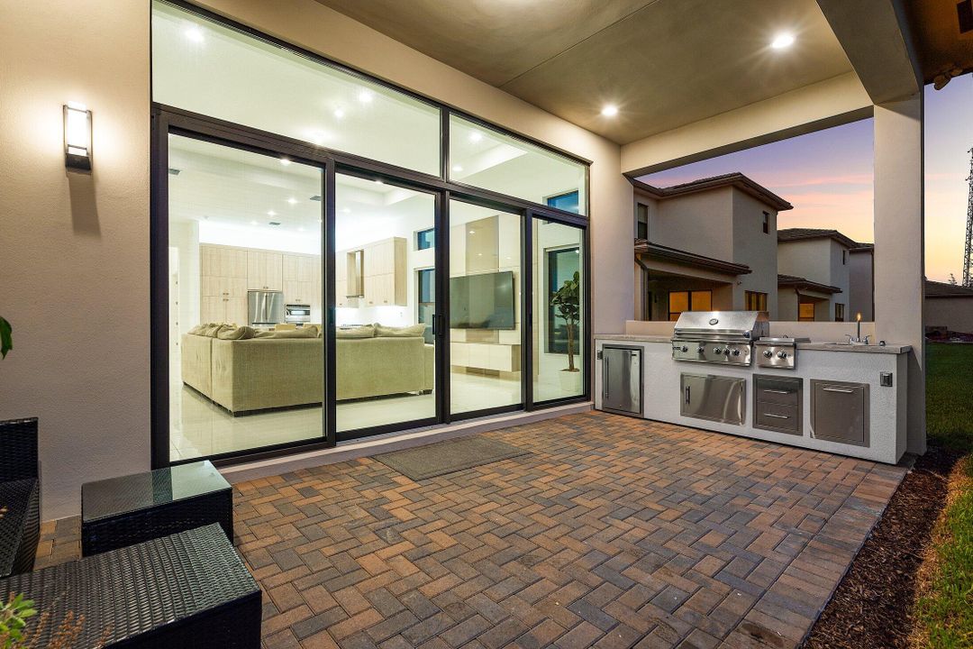 For Rent: $10,000 (3 beds, 3 baths, 2573 Square Feet)