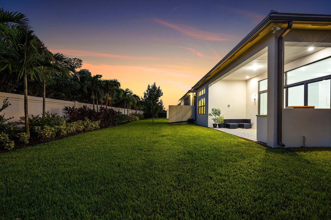 For Rent: $10,000 (3 beds, 3 baths, 2573 Square Feet)