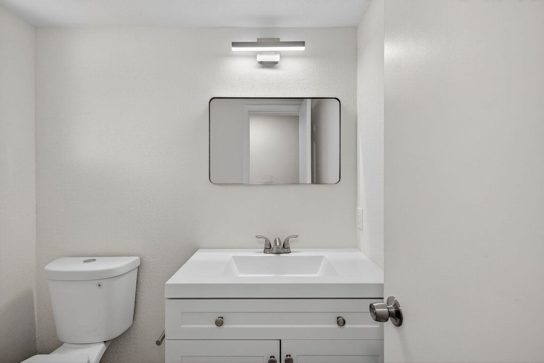 Active With Contract: $349,900 (3 beds, 2 baths, 1291 Square Feet)