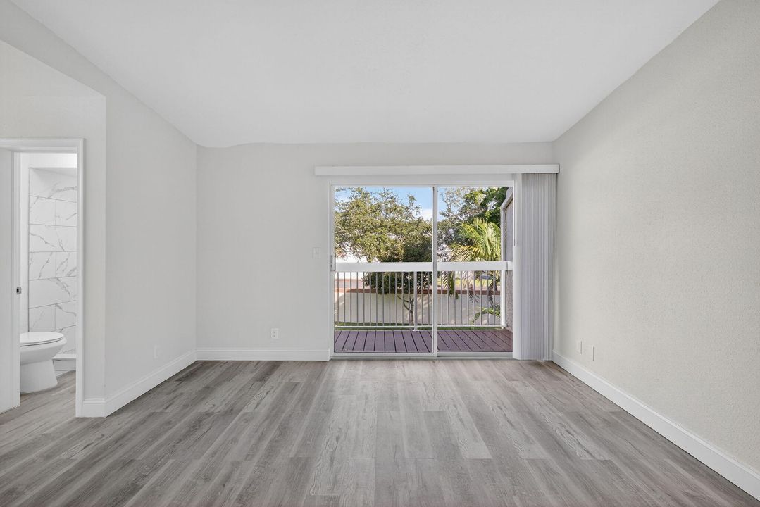 Active With Contract: $349,900 (3 beds, 2 baths, 1291 Square Feet)