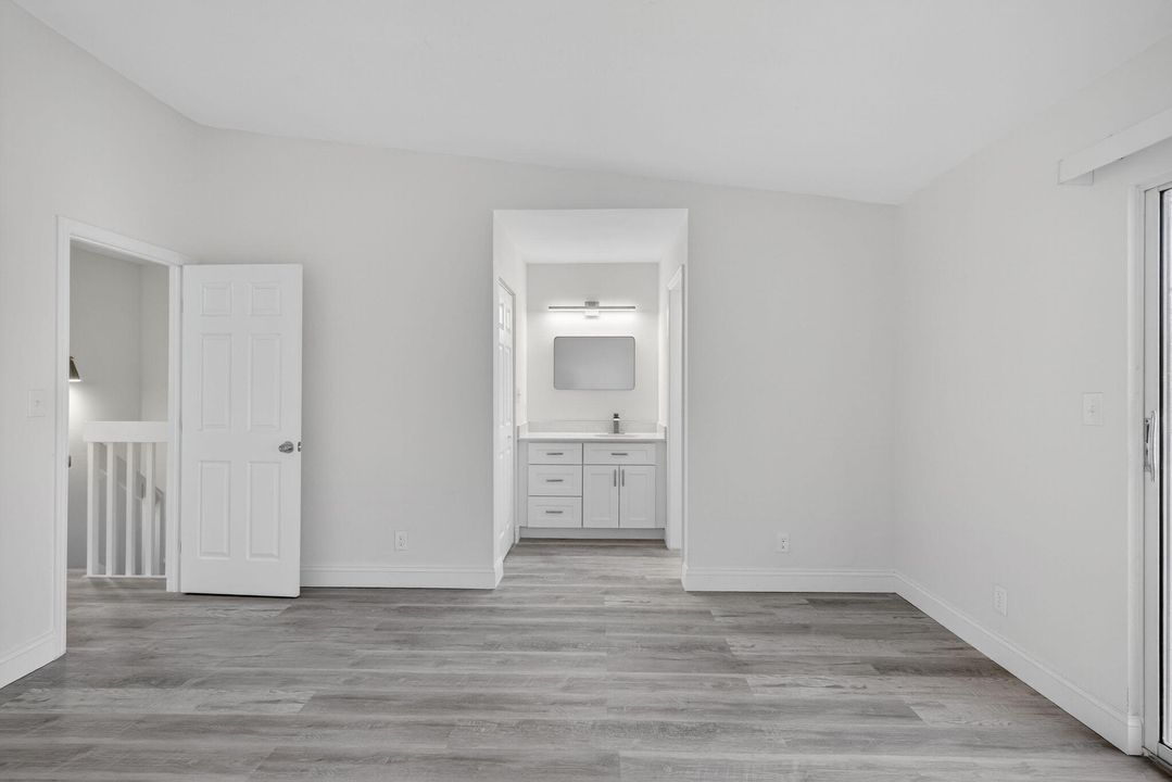 Active With Contract: $349,900 (3 beds, 2 baths, 1291 Square Feet)