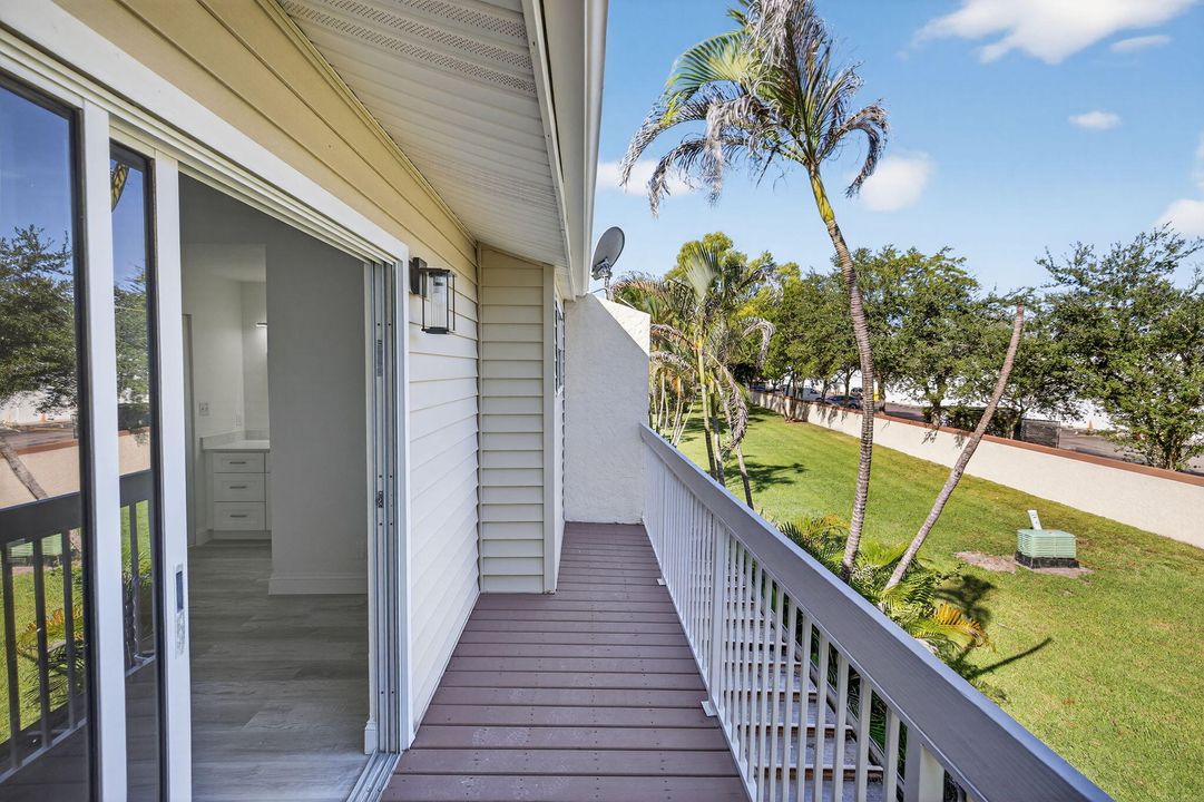 Active With Contract: $349,900 (3 beds, 2 baths, 1291 Square Feet)