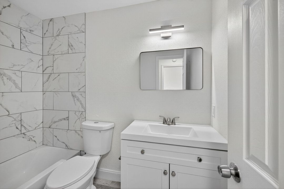 Active With Contract: $349,900 (3 beds, 2 baths, 1291 Square Feet)