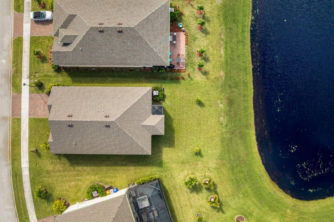 For Sale: $435,000 (4 beds, 2 baths, 1934 Square Feet)