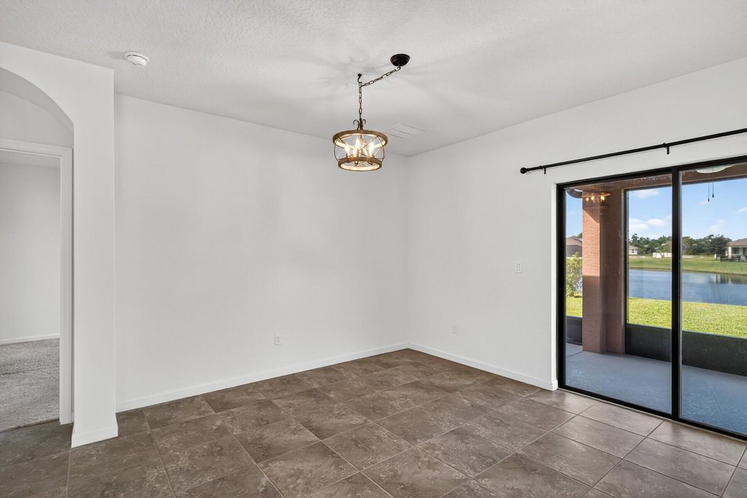 For Sale: $435,000 (4 beds, 2 baths, 1934 Square Feet)