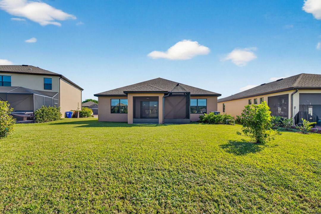 For Sale: $435,000 (4 beds, 2 baths, 1934 Square Feet)