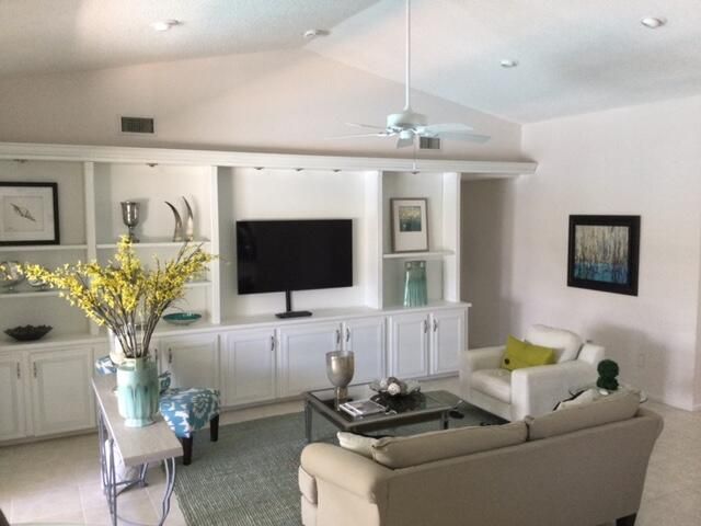 出租: $4,500 (4 贝兹, 2 浴室, 2373 平方英尺)