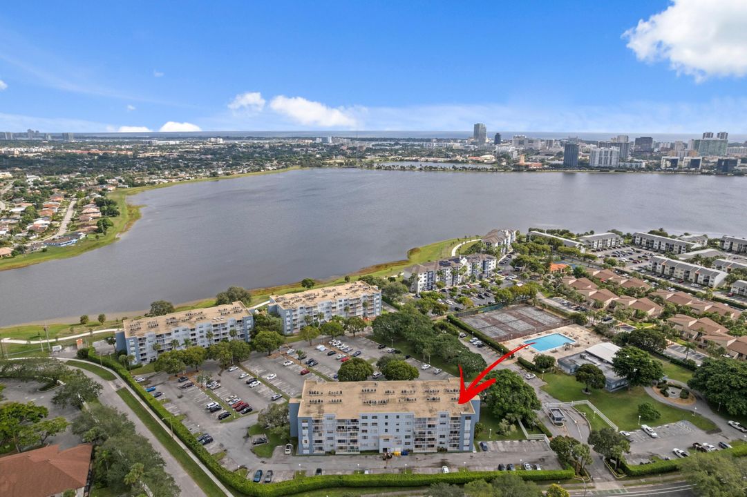 Под контрактом: $1,800 (2 спален, 2 ванн, 1133 Квадратных фут)