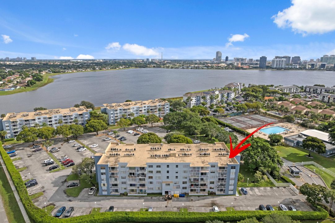 Под контрактом: $1,800 (2 спален, 2 ванн, 1133 Квадратных фут)