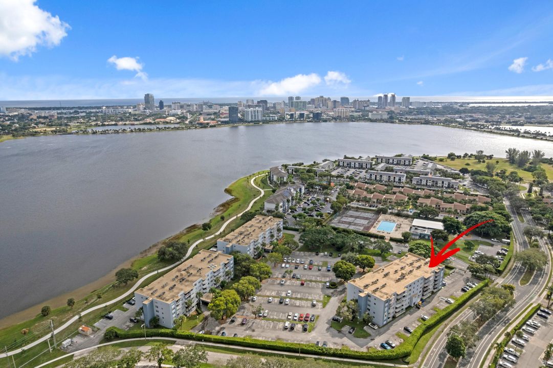 Под контрактом: $1,800 (2 спален, 2 ванн, 1133 Квадратных фут)