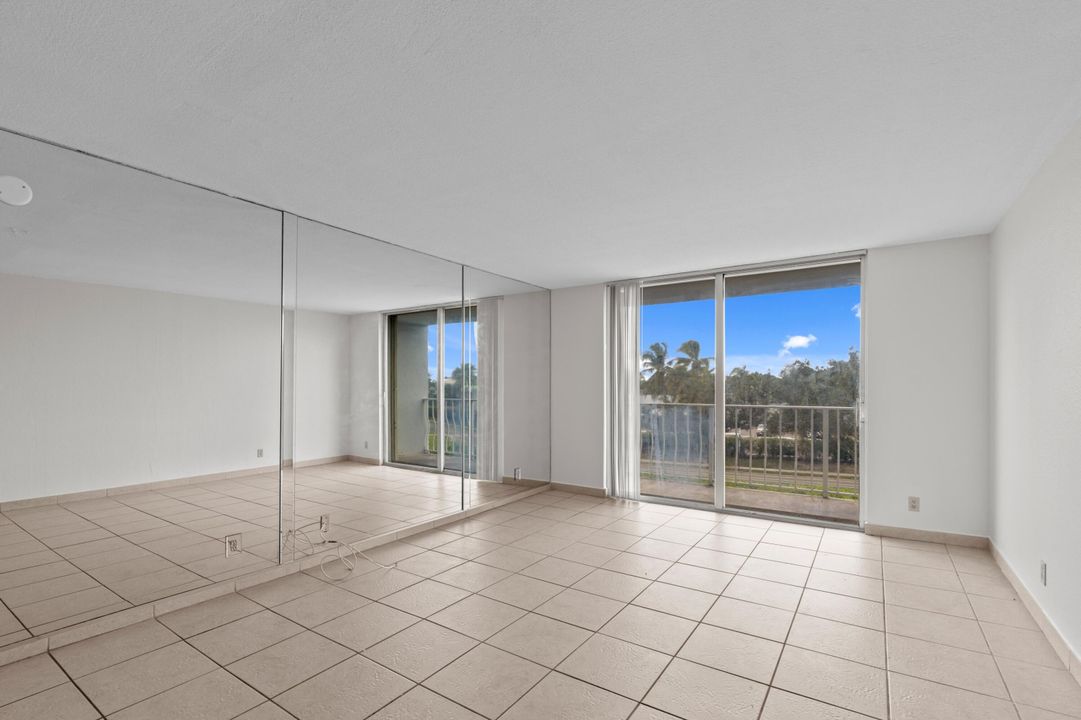 Под контрактом: $1,800 (2 спален, 2 ванн, 1133 Квадратных фут)