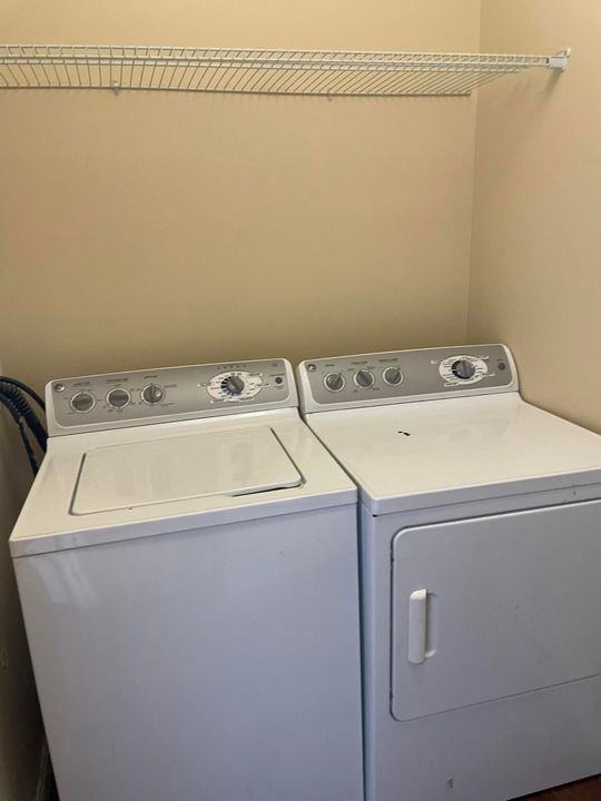 For Rent: $2,800 (4 beds, 2 baths, 1874 Square Feet)