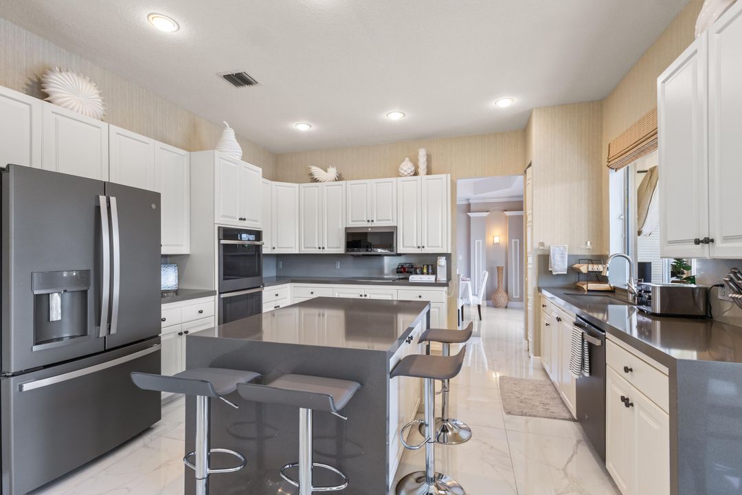 На продажу: $1,550,000 (5 спален, 4 ванн, 4086 Квадратных фут)