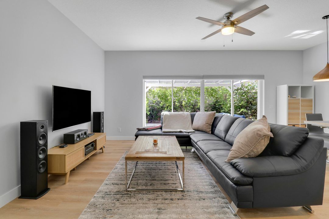 待售: $560,000 (3 贝兹, 2 浴室, 1298 平方英尺)