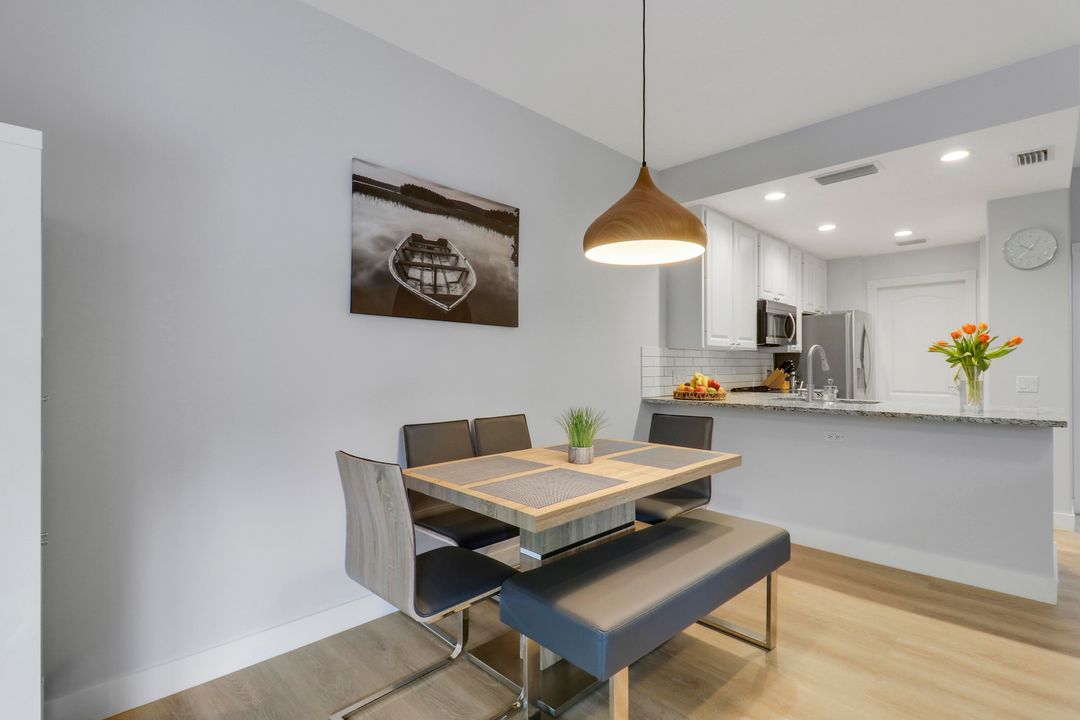 待售: $560,000 (3 贝兹, 2 浴室, 1298 平方英尺)